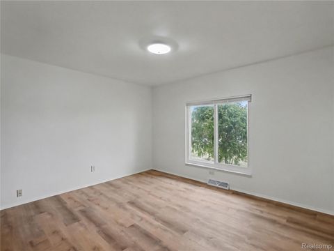 Tiny photo for 36458 Jeffrey Drive, Sterling Heights City, MI 48310 (MLS # 20261020094)