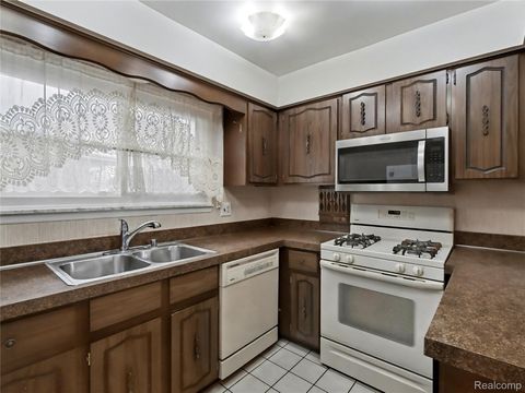 Tiny photo for 36458 Jeffrey Drive, Sterling Heights City, MI 48310 (MLS # 20261020094)