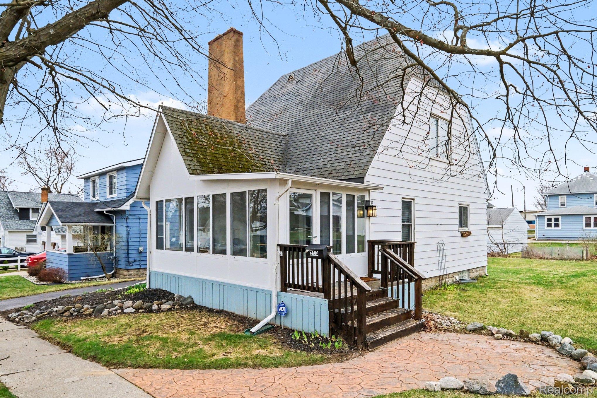 313 Myrtle Street
