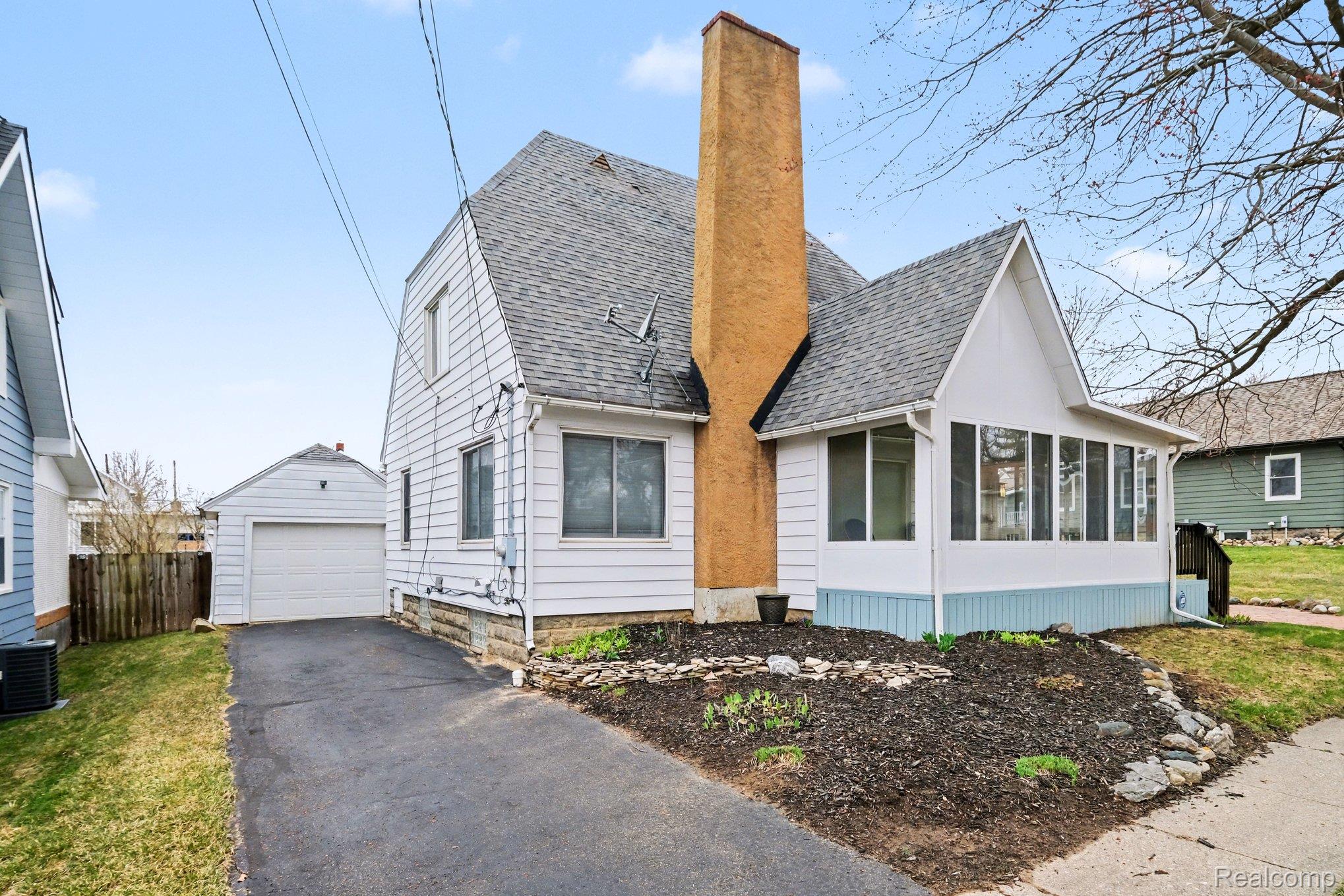 313 Myrtle Street