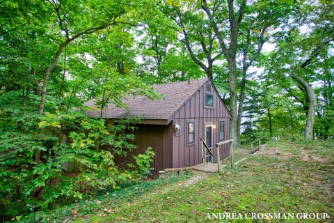 Tiny photo for 45556 Blue Star Highway, Covert Township, MI 49038 (MLS # 71026054491)