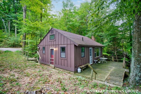 Tiny photo for 45556 Blue Star Highway, Covert Township, MI 49038 (MLS # 71026054491)