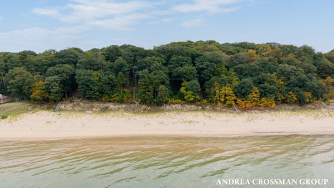 Tiny photo for 45556 Blue Star Highway, Covert Township, MI 49038 (MLS # 71026054491)