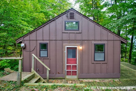 Tiny photo for 45556 Blue Star Highway, Covert Township, MI 49038 (MLS # 71026054491)