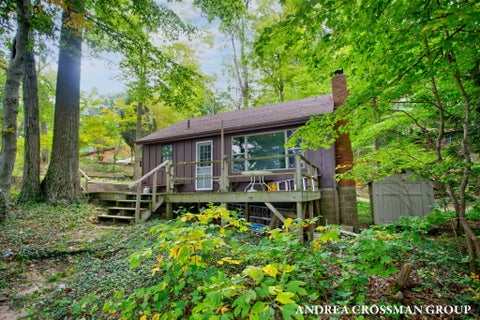 Tiny photo for 45556 Blue Star Highway, Covert Township, MI 49038 (MLS # 71026054491)