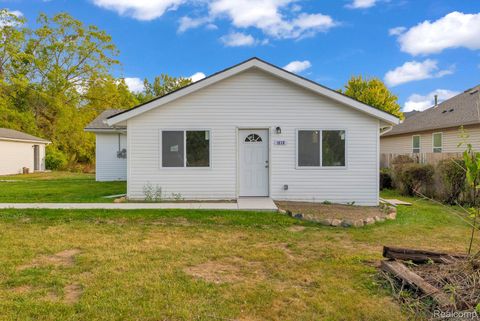 1038 Vinewood Street Auburn Hills City MI 48326