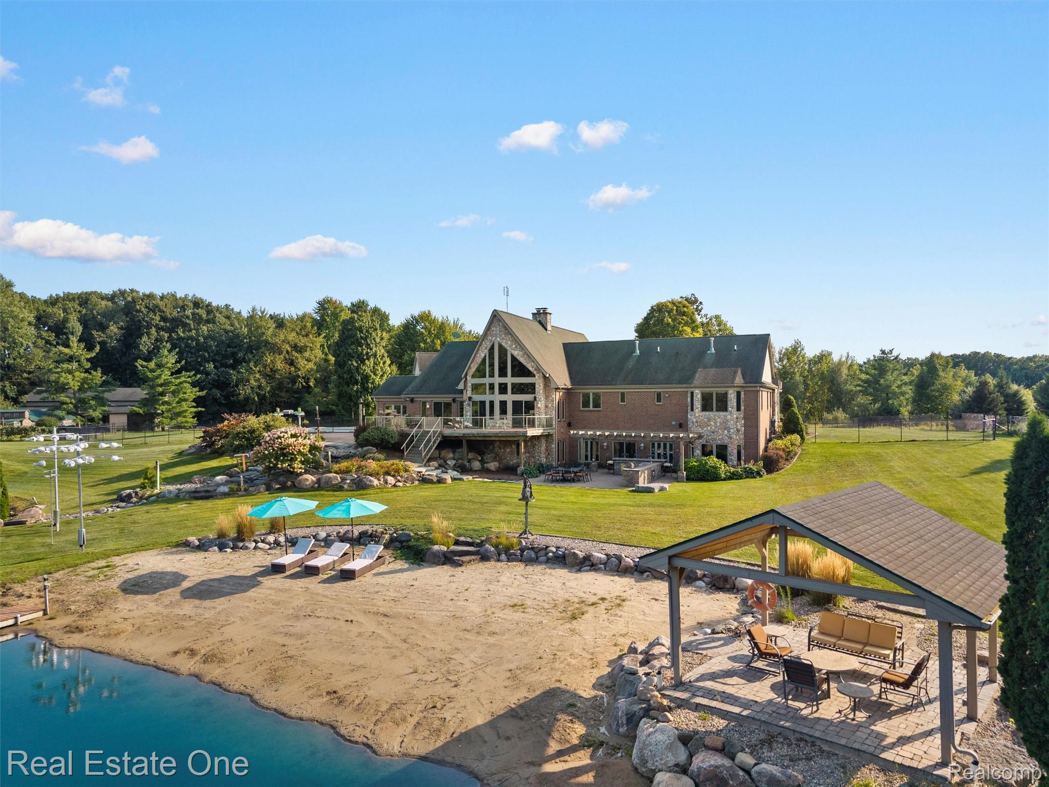 3292 W Sutton Road