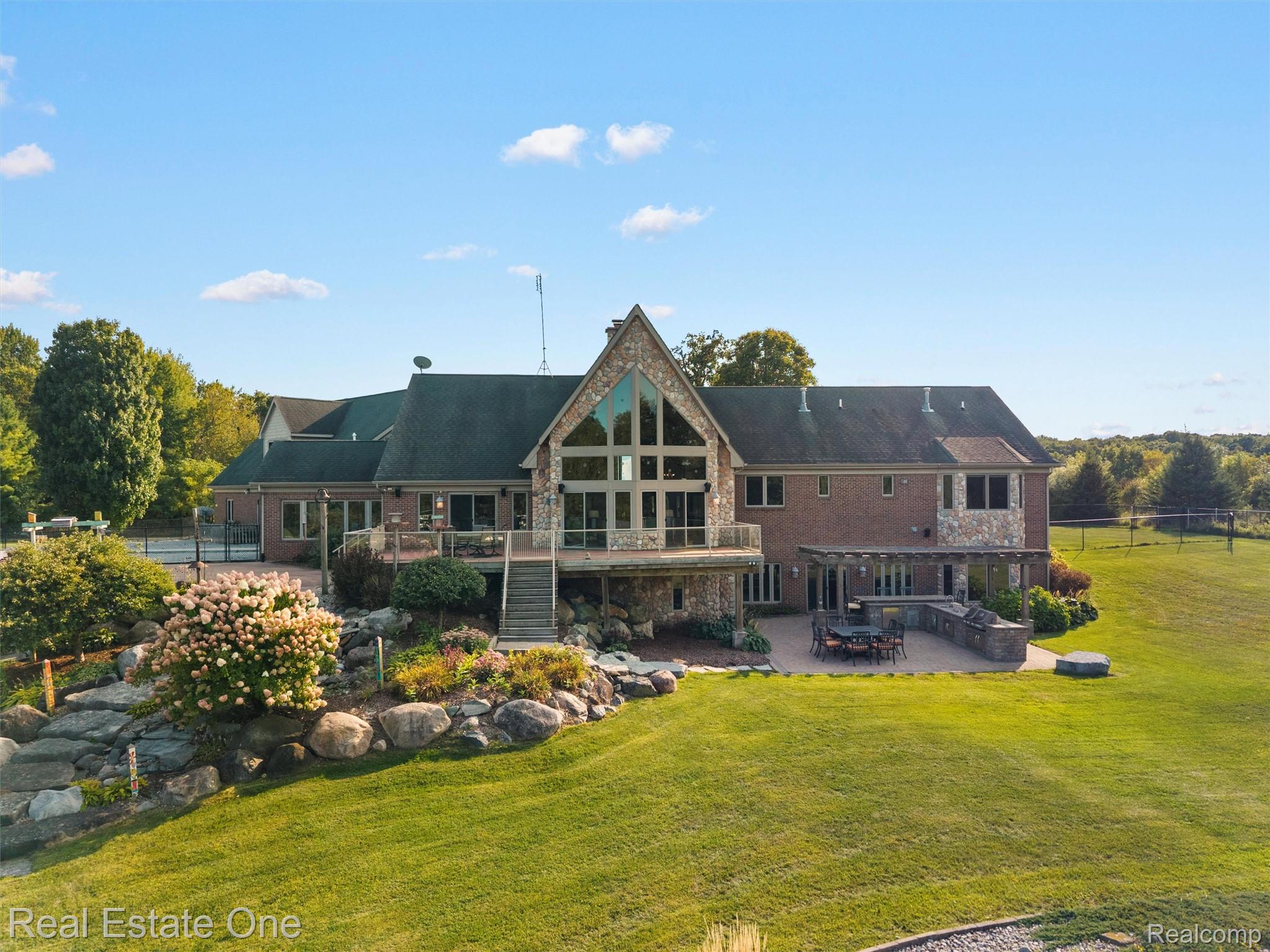 3292 W Sutton Road