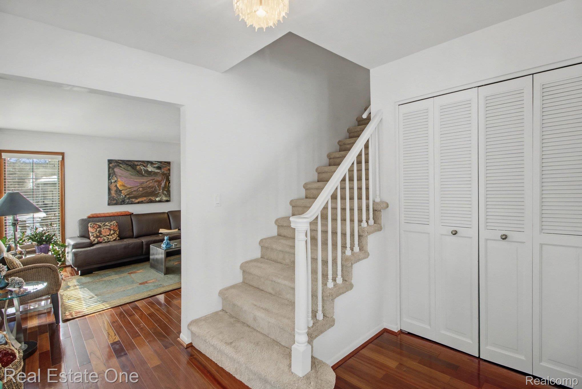 7174 Creeks Crossing