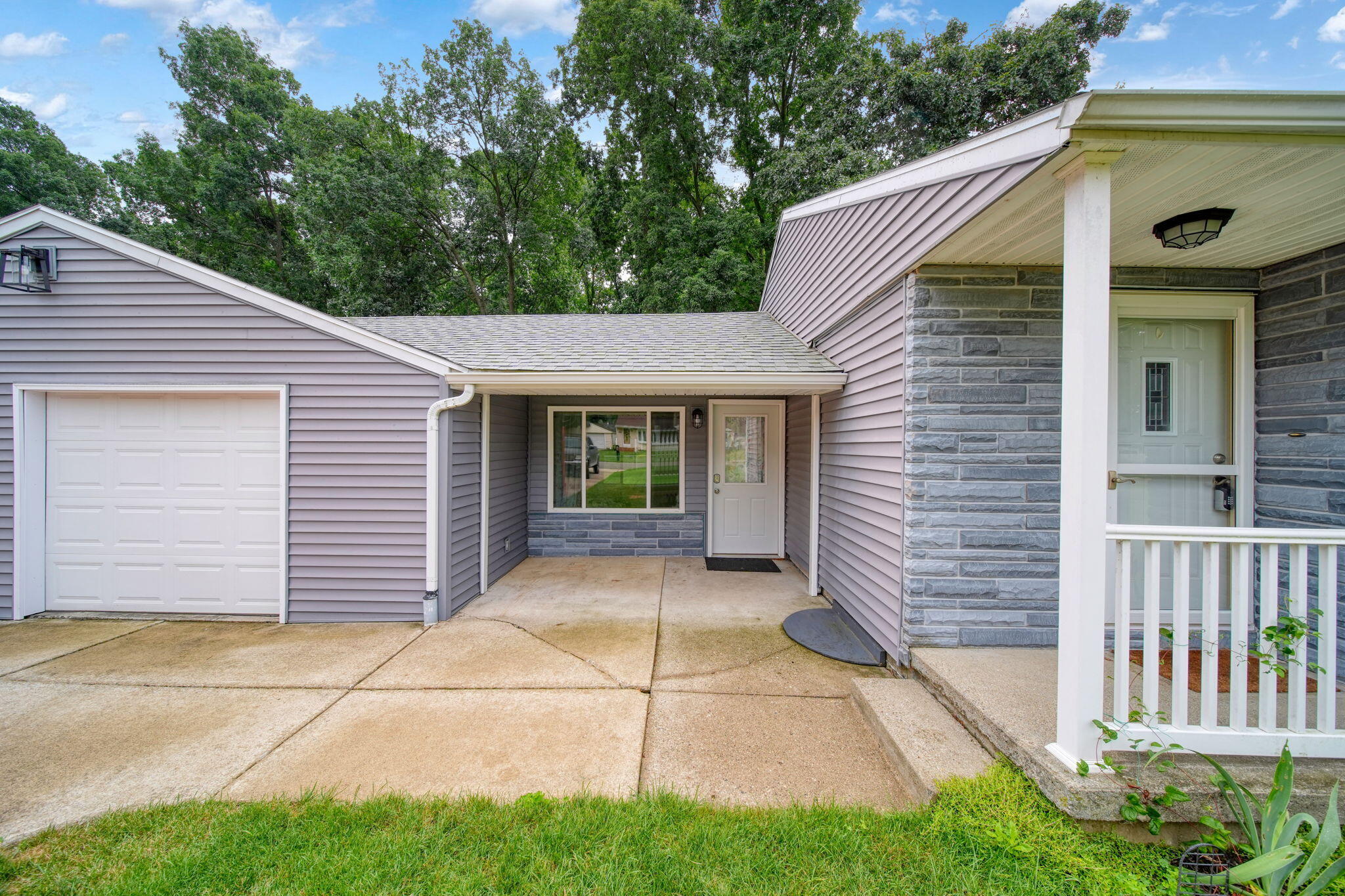 1511 Strathmoor Lane
