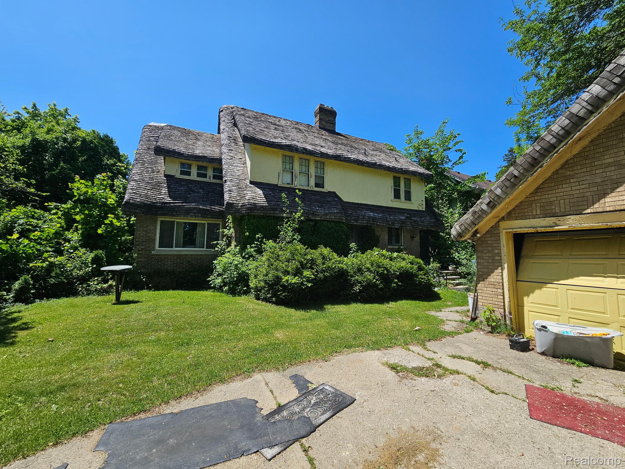 303 Ottawa Drive