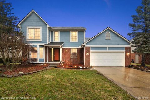 Photo of 3210 Davenport Lane, Rochester Hills City, MI 48309 (MLS # 20261029975)