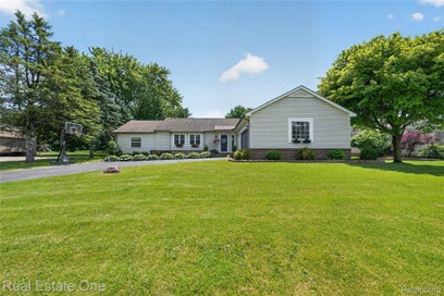 3443 Valley Brook Lane Brighton Township MI 48114