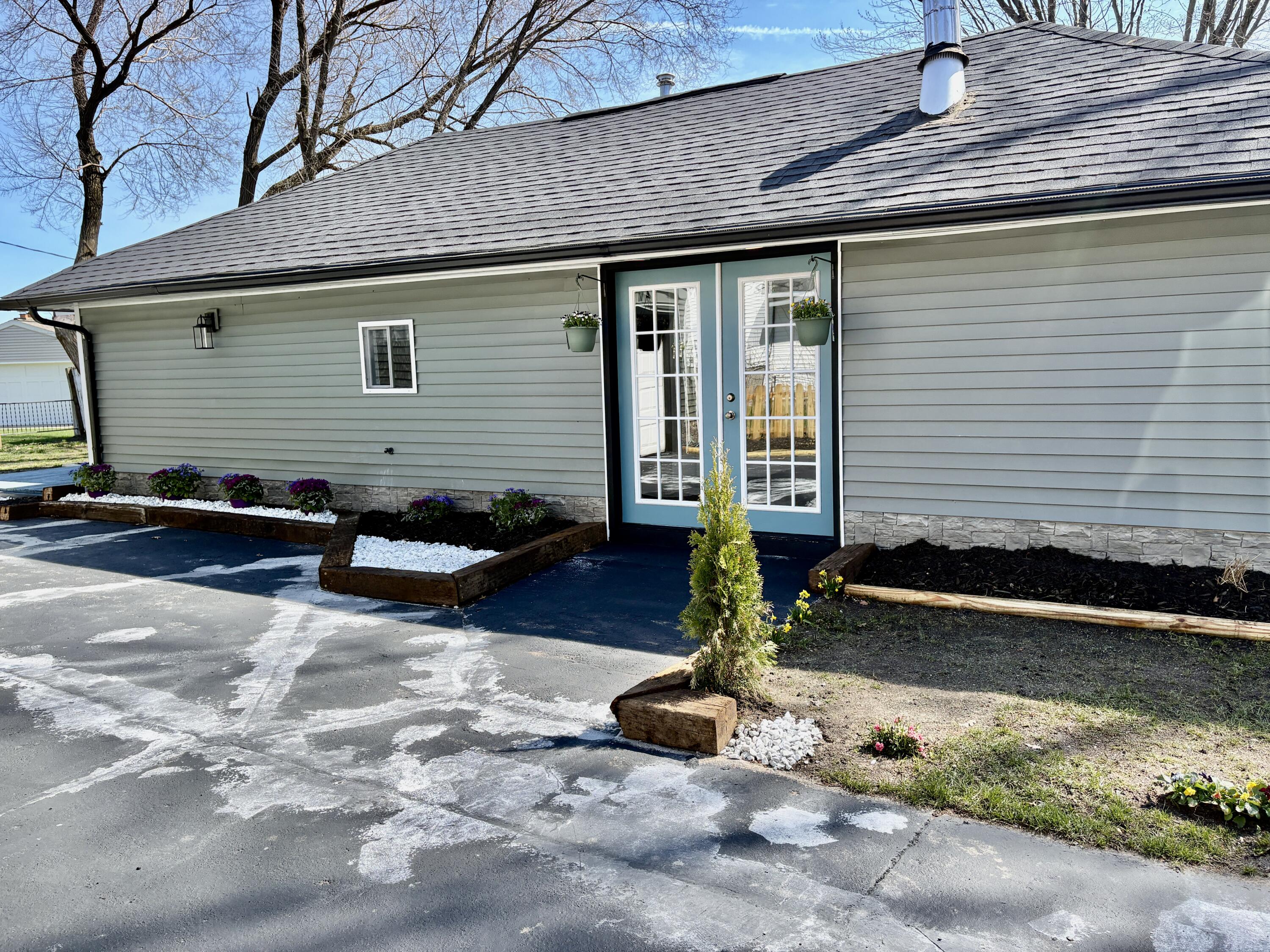 460 Hazel Court