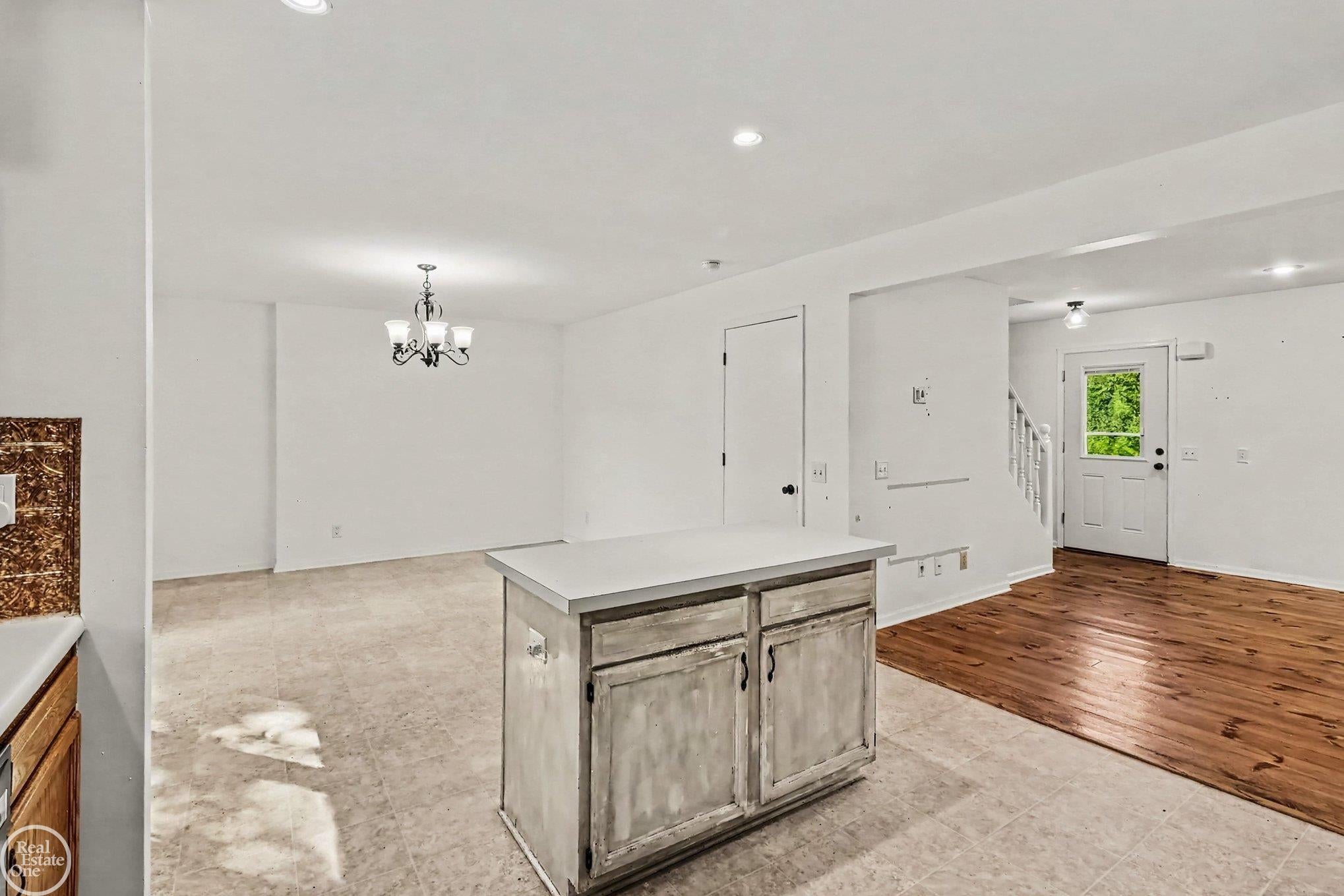 1090 Thayer Road