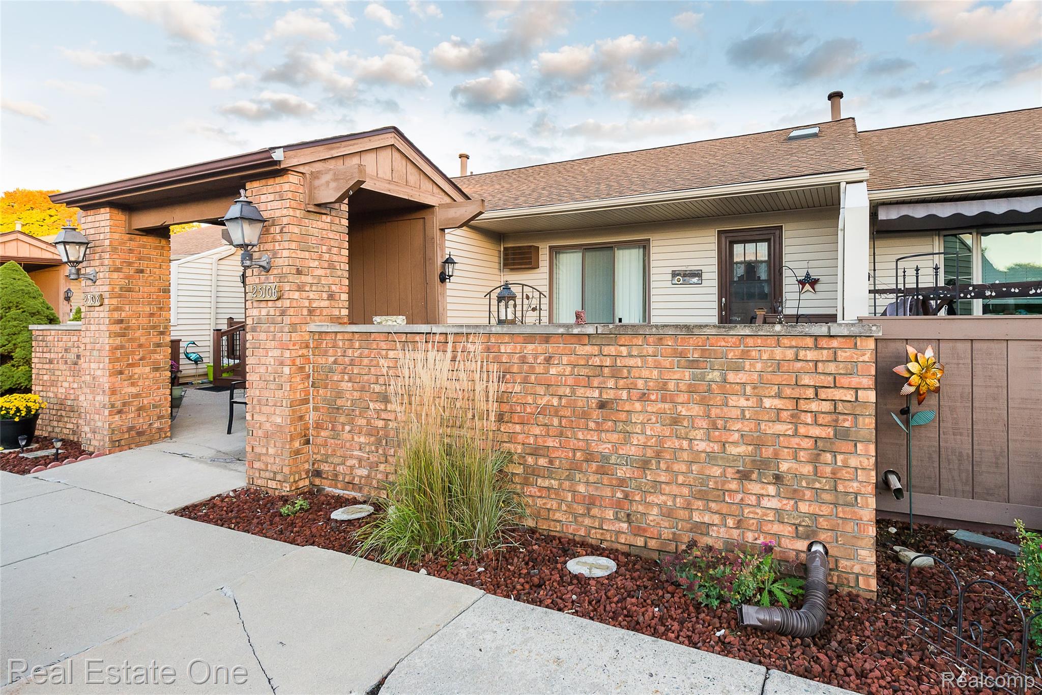 25106 JEFFERSON Court 4