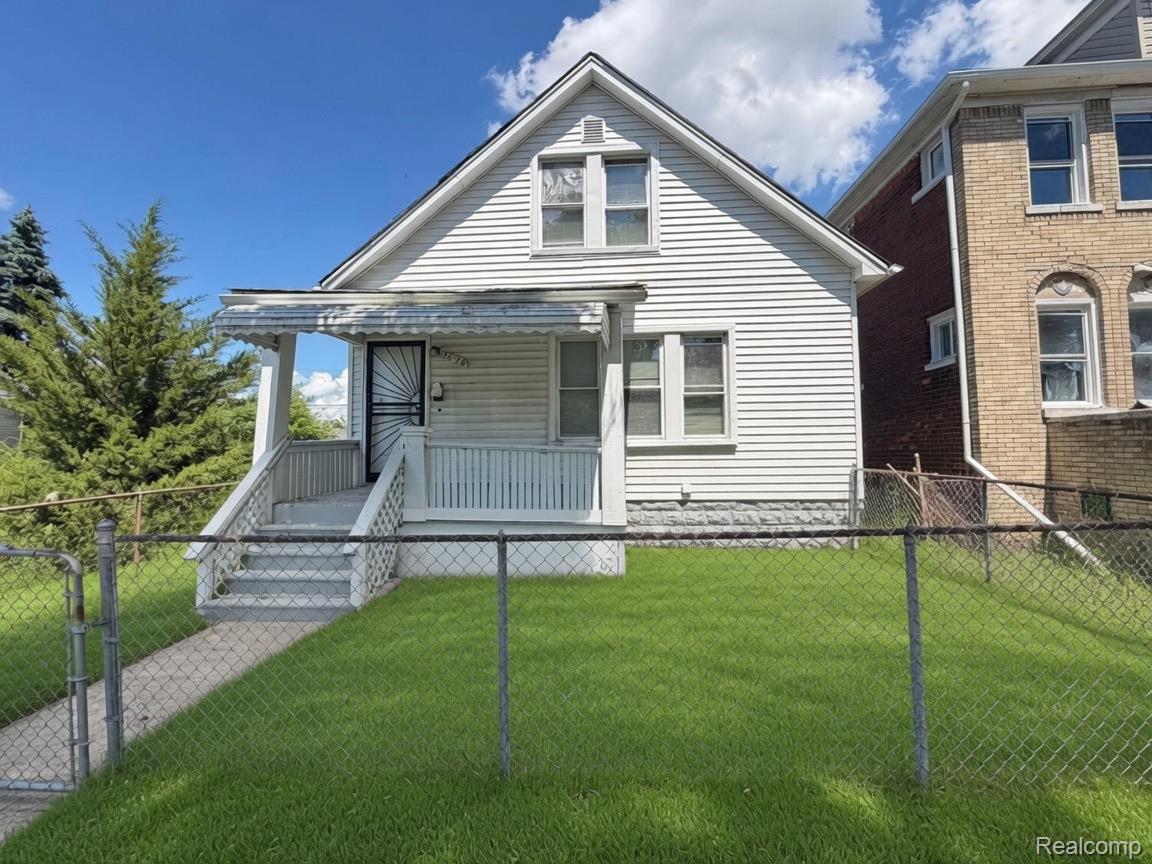 9628 PETOSKEY Avenue