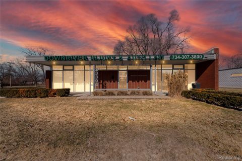 23394 Goddard Road Taylor City MI 48180