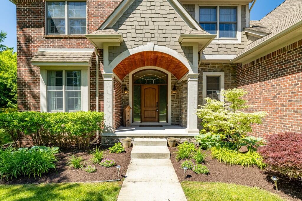 8061 Pine Ridge Court