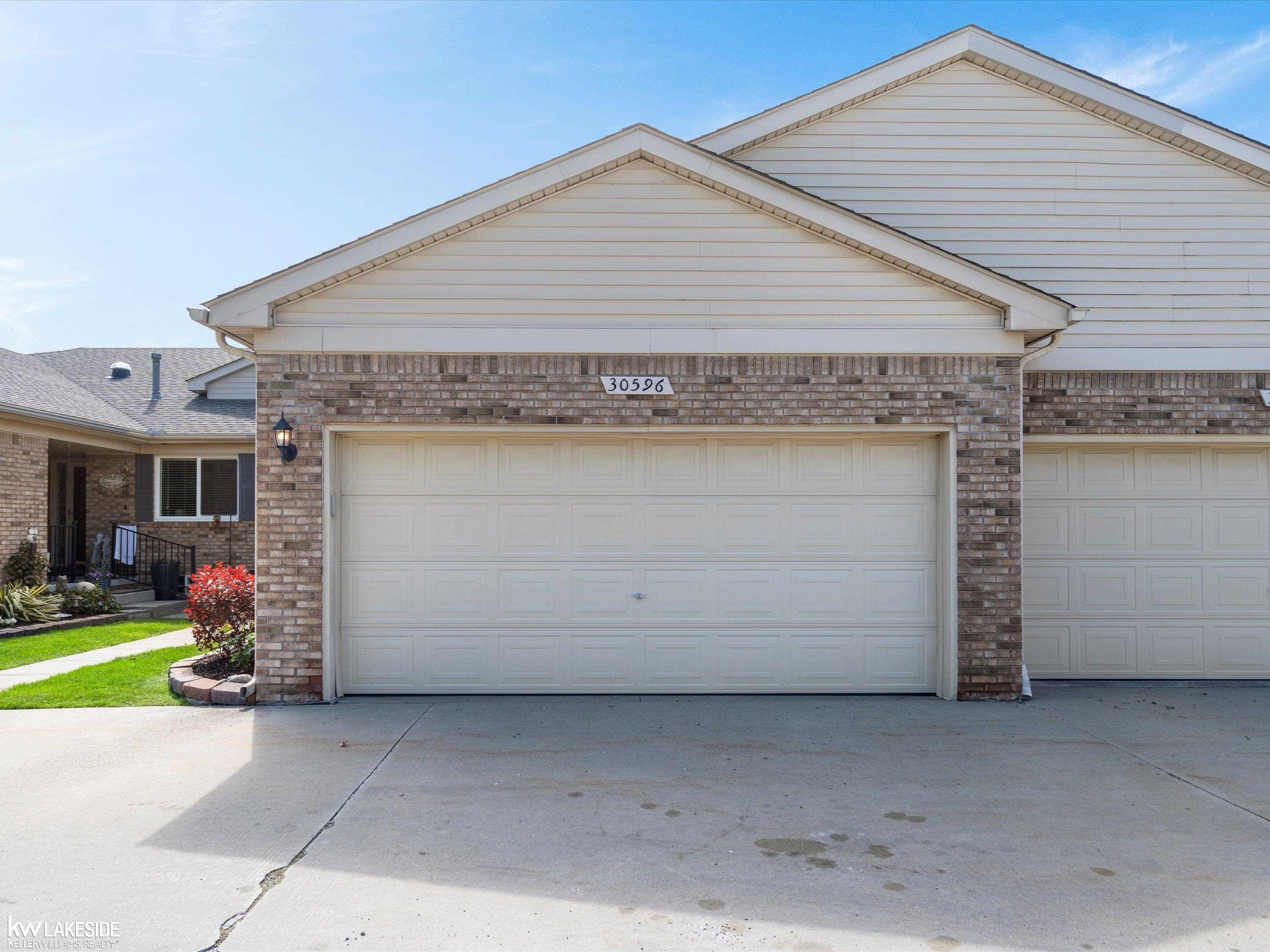 30596 VICTORIA Court
