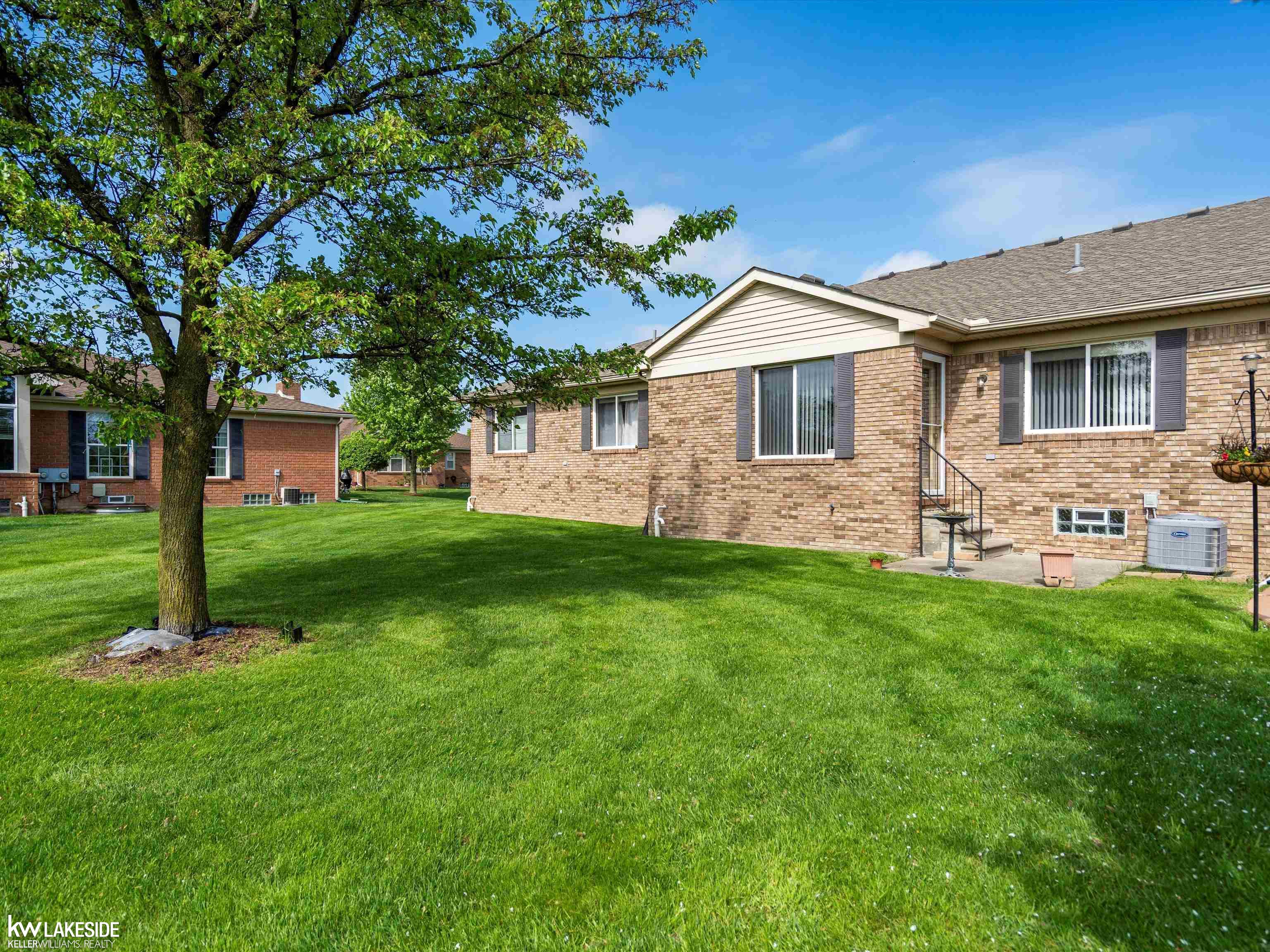 30596 VICTORIA Court