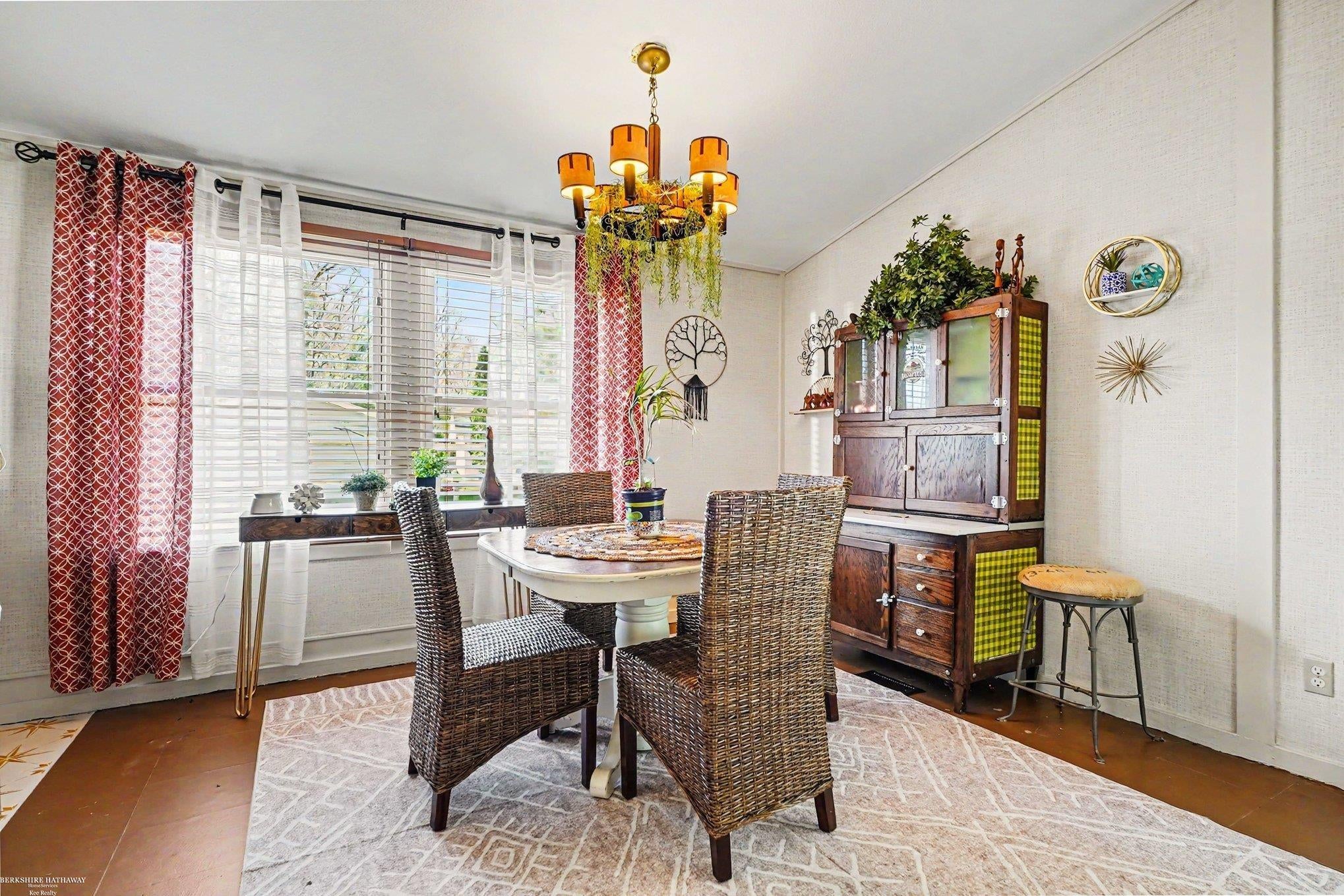 4997 Lucinda Drive