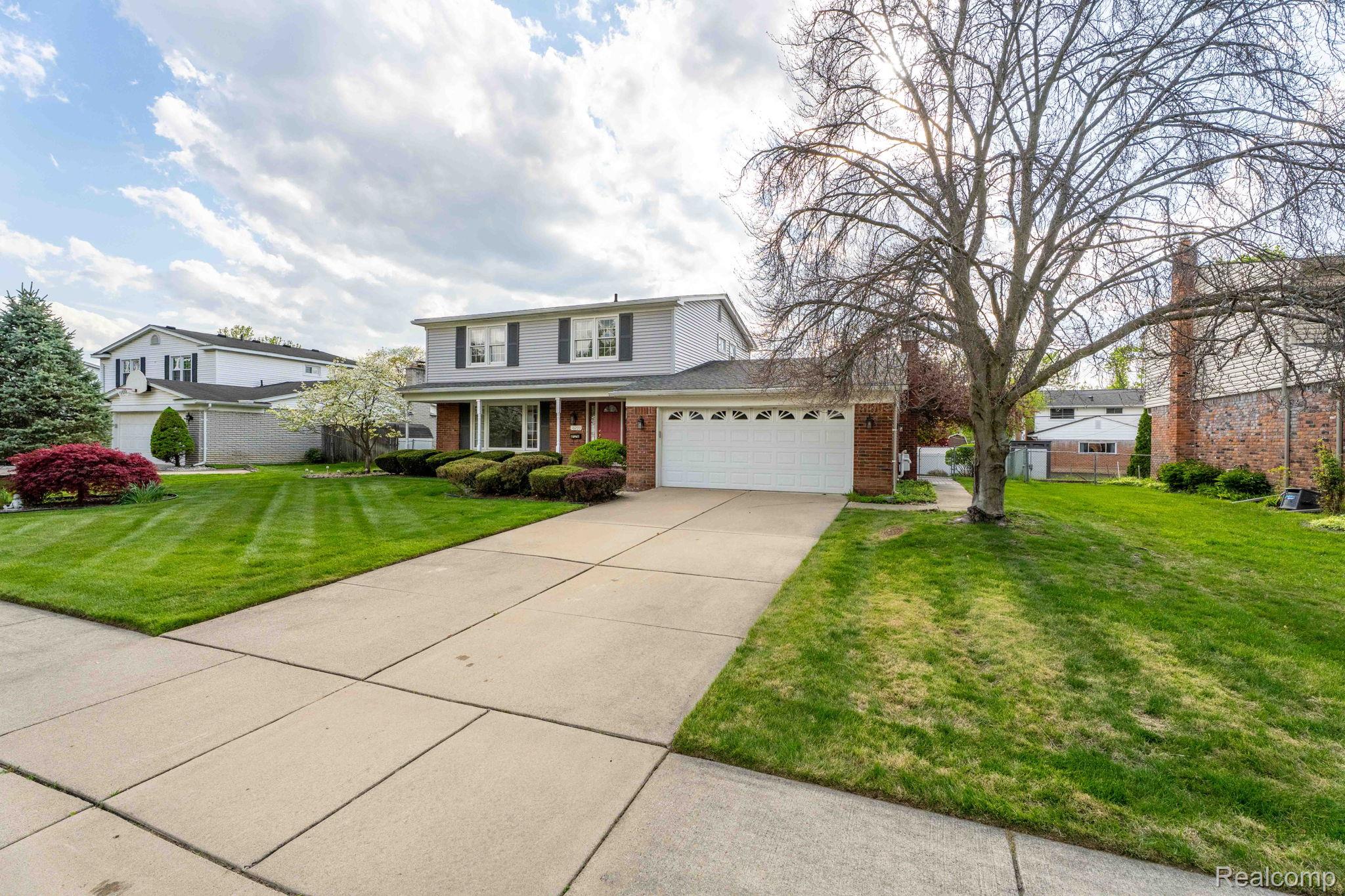 16299 Edgewood Drive
