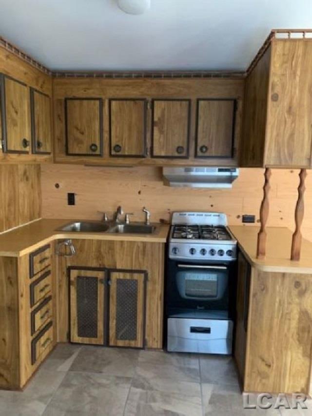 3180 N Adrian Highway