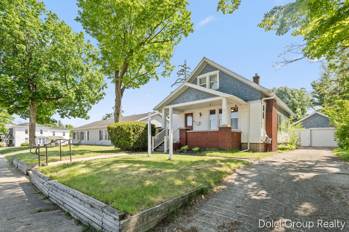 124 N Warren Avenue