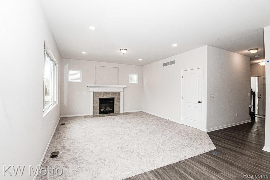002 Oak Street