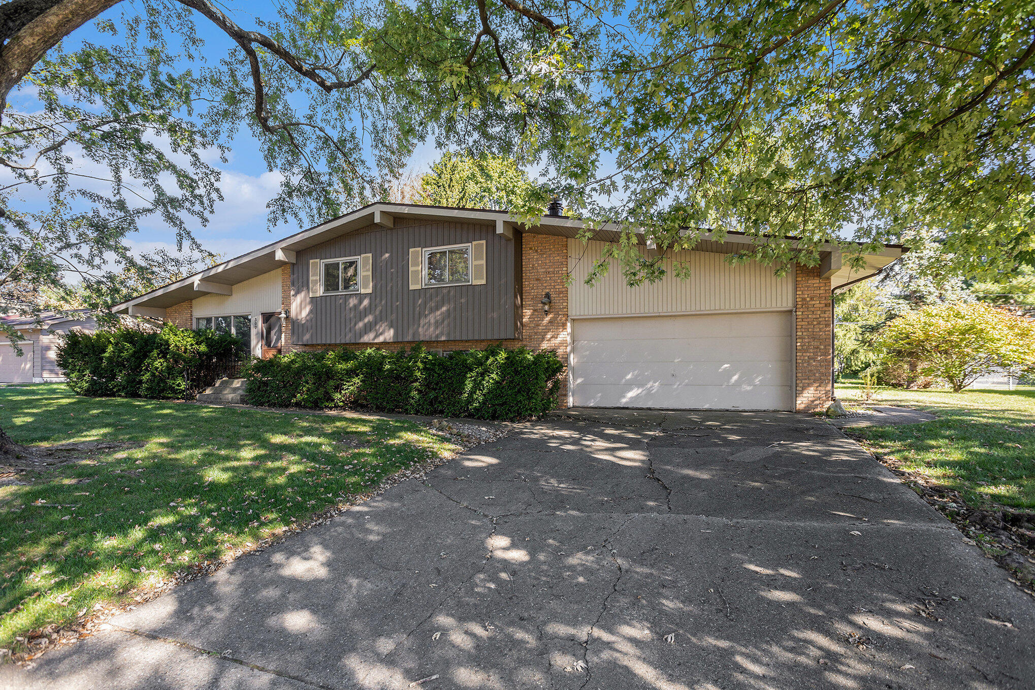 300 Maplecrest Avenue