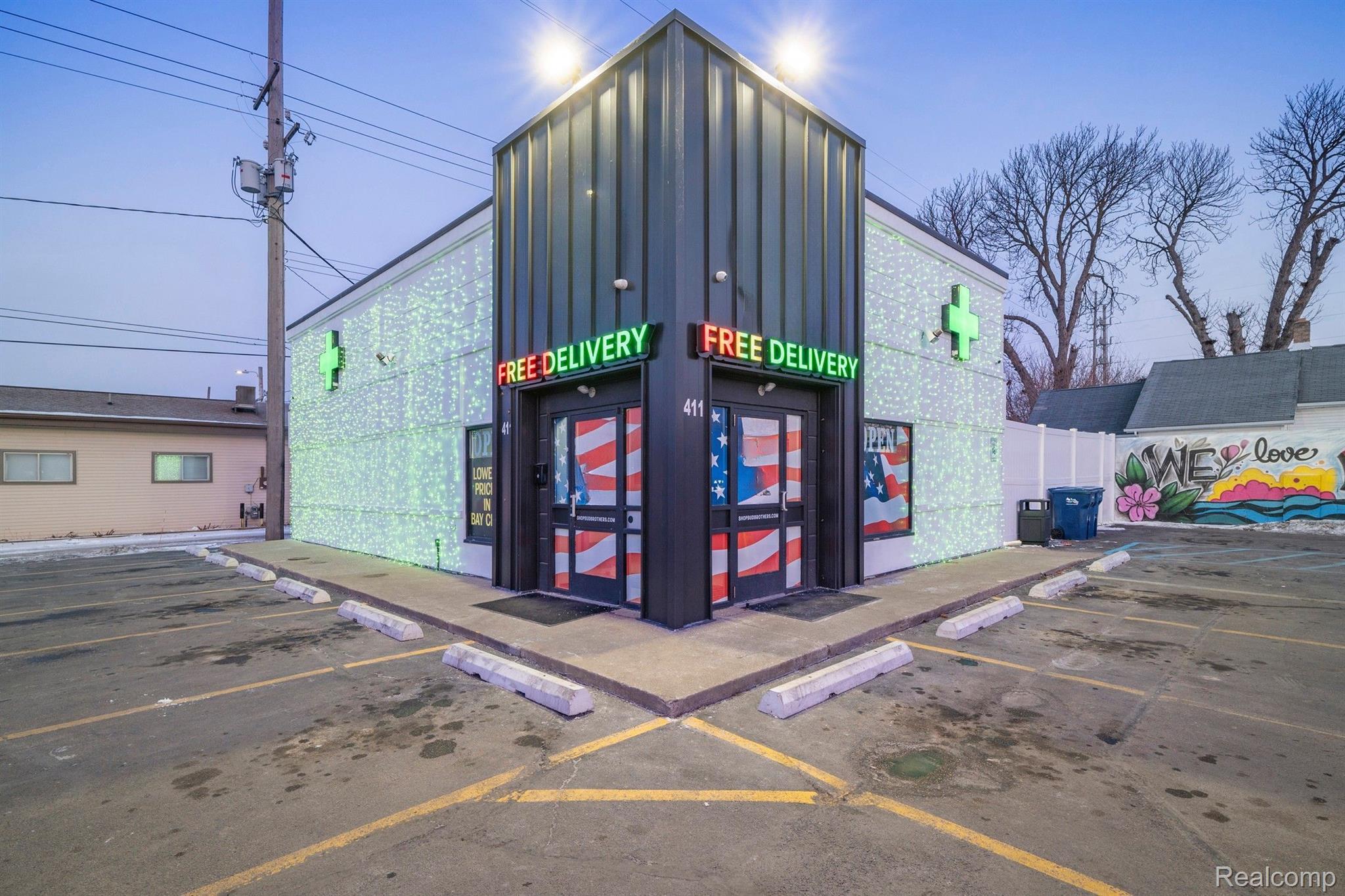 411 LAFAYETTE Avenue