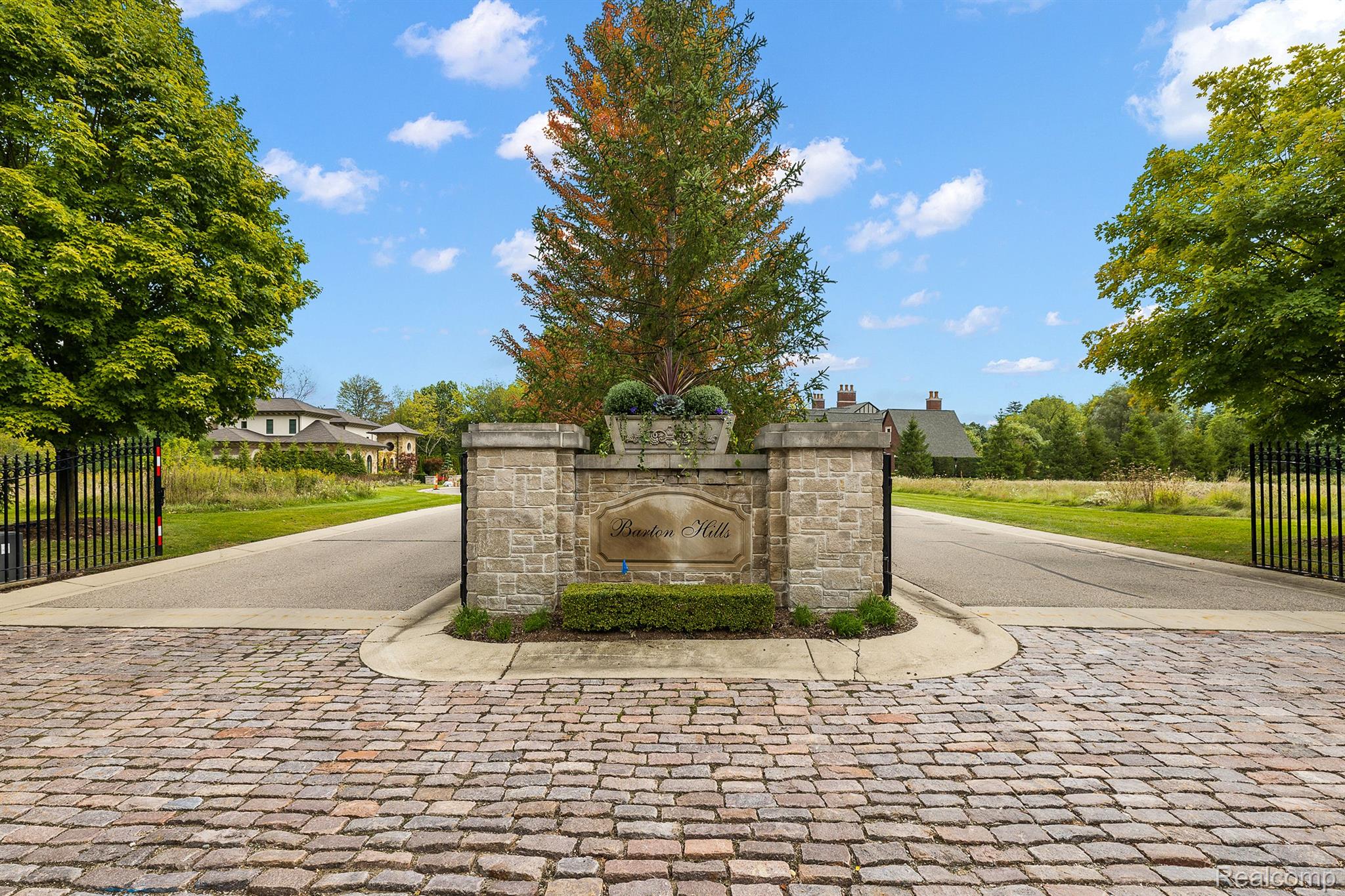 155 BRIDGEVIEW Drive