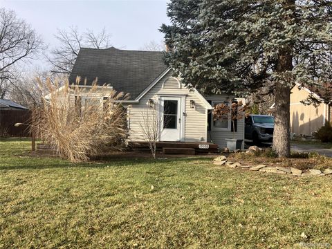 19305 Weyher Street Livonia City MI 48152