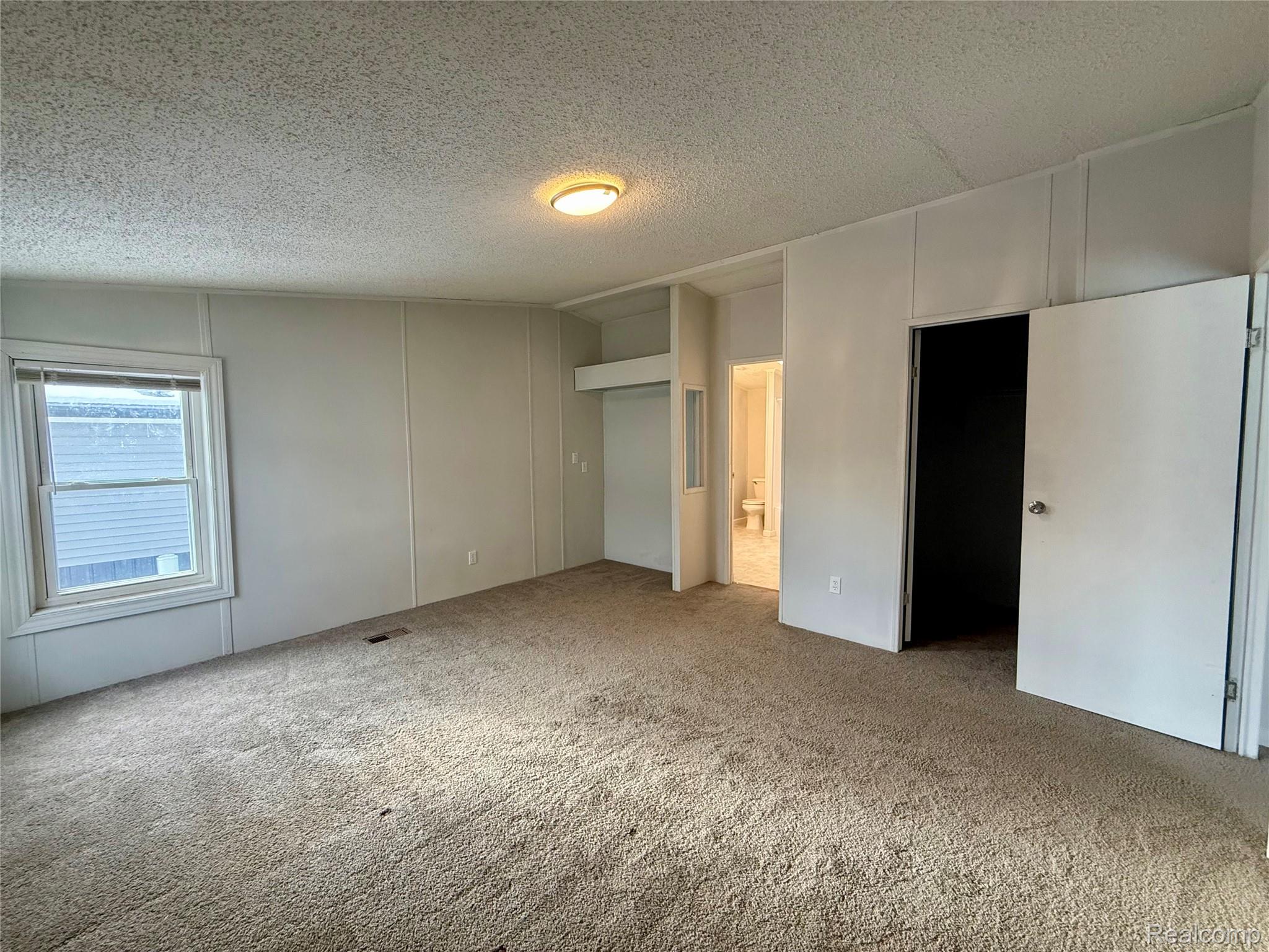 7104 Scarborough Ln.