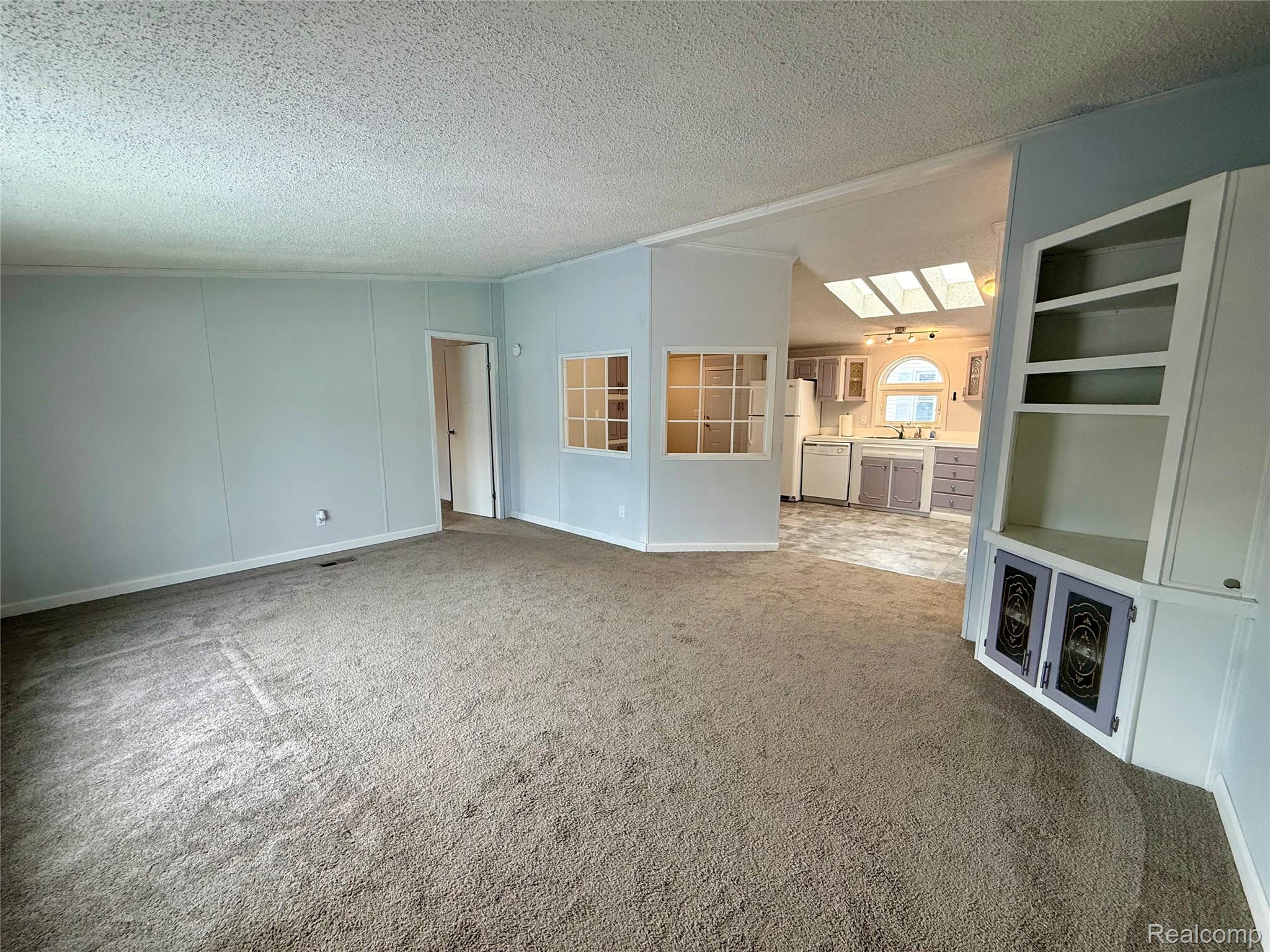 7104 Scarborough Ln.