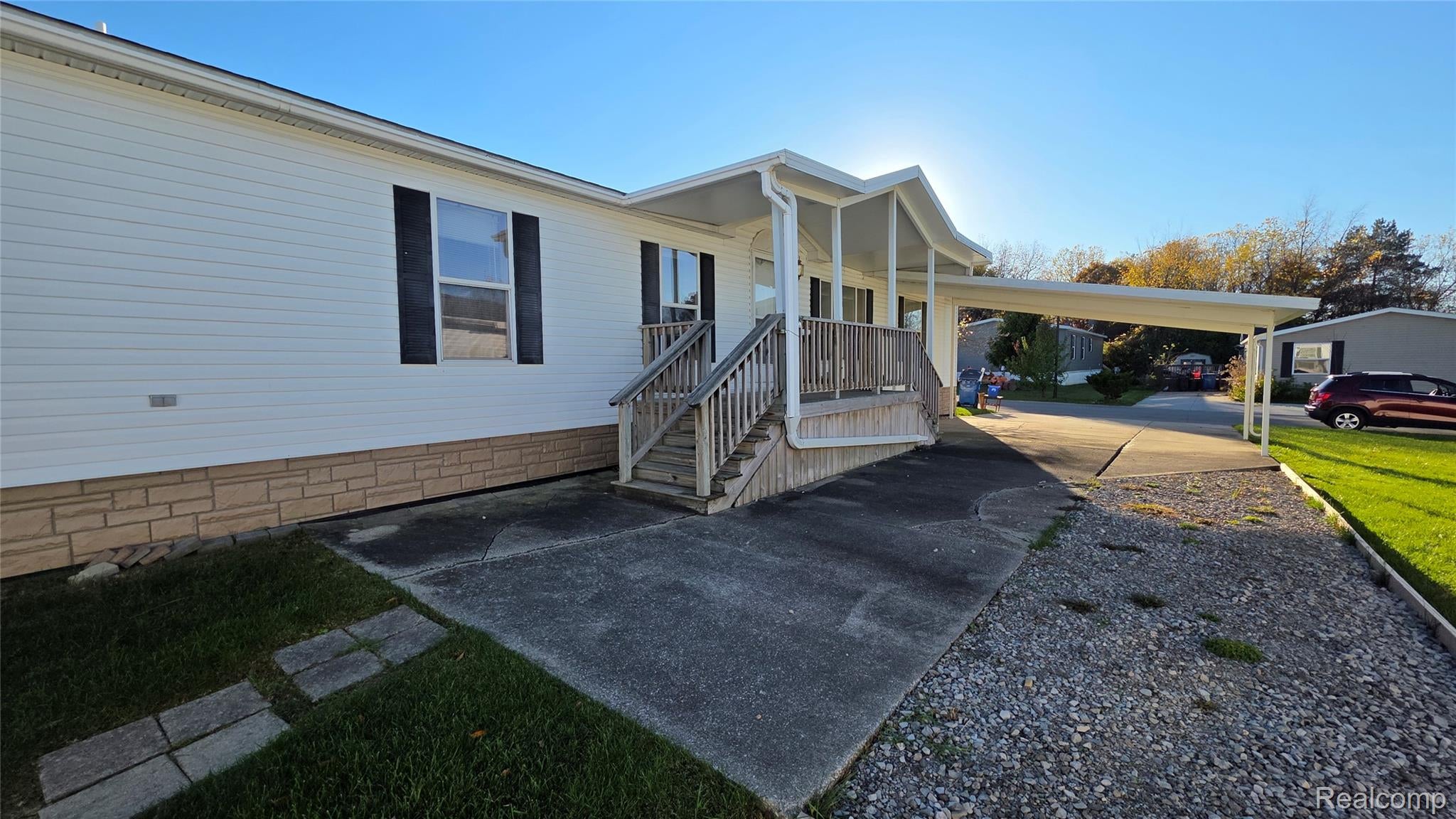 353 Horseshoe Court