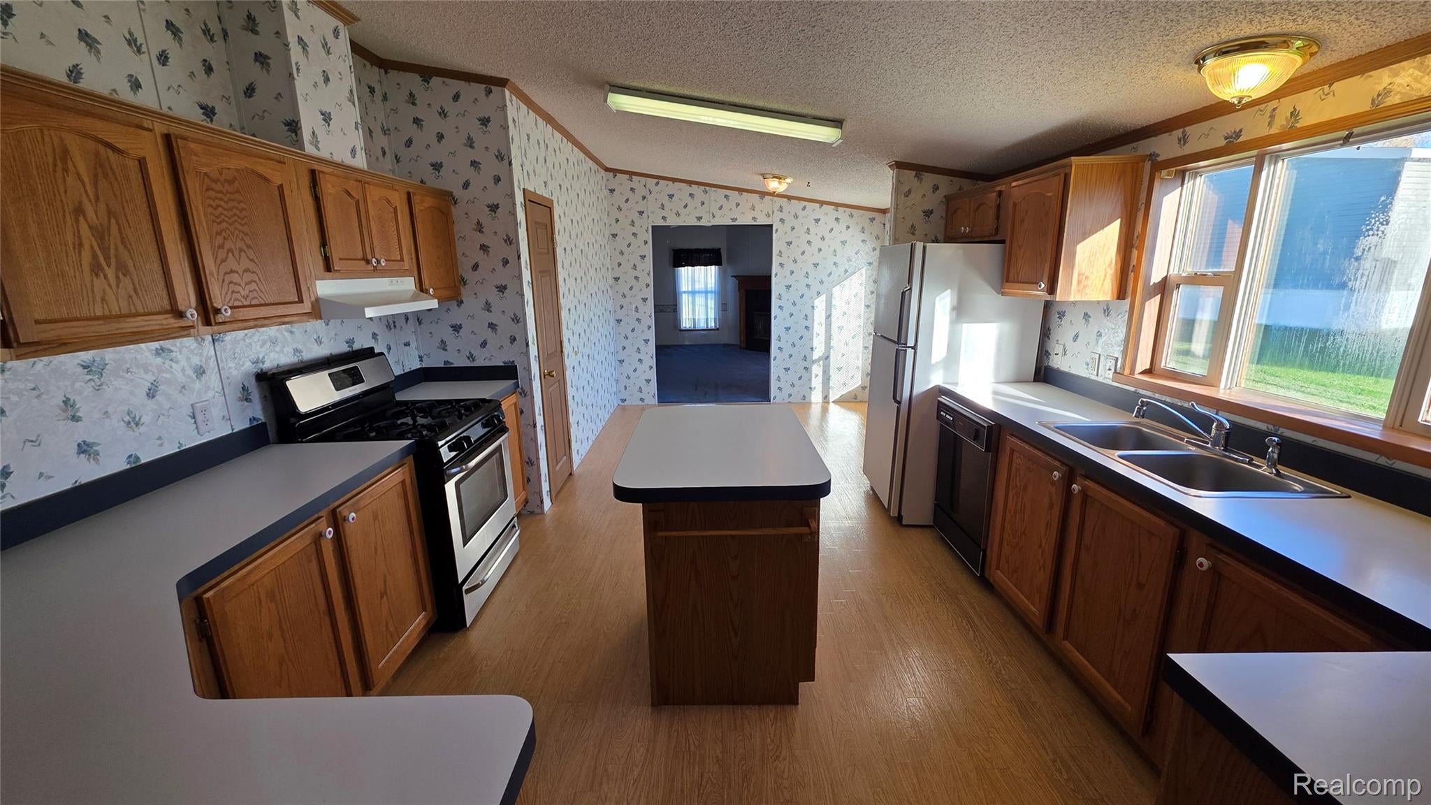 353 Horseshoe Court