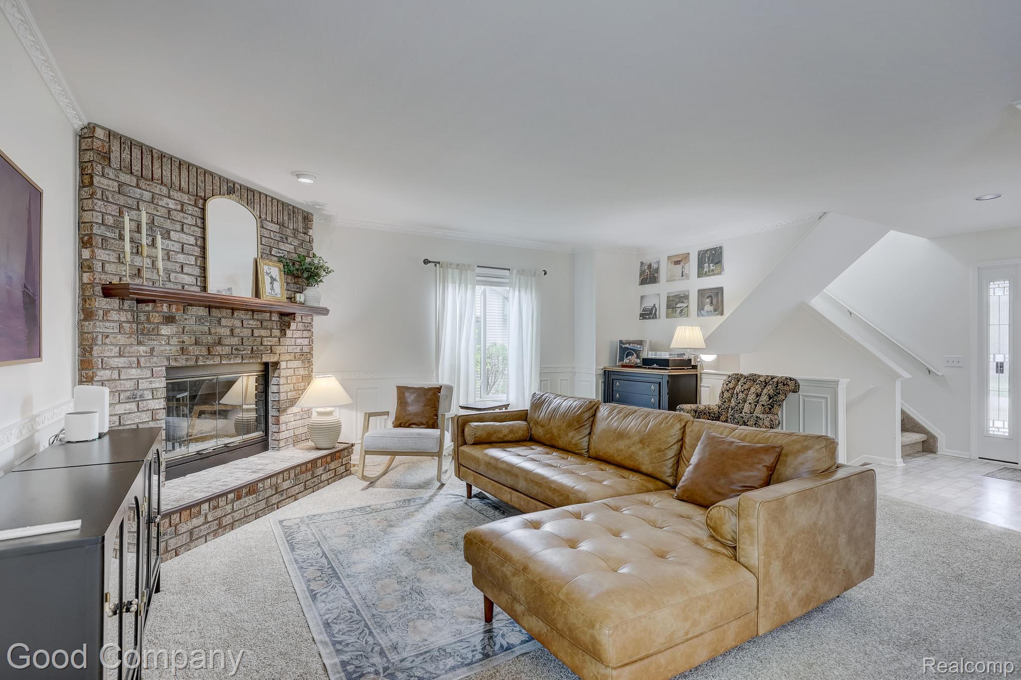 2370 Lansbury Drive