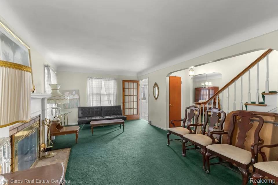 1883 Lochmoor Boulevard