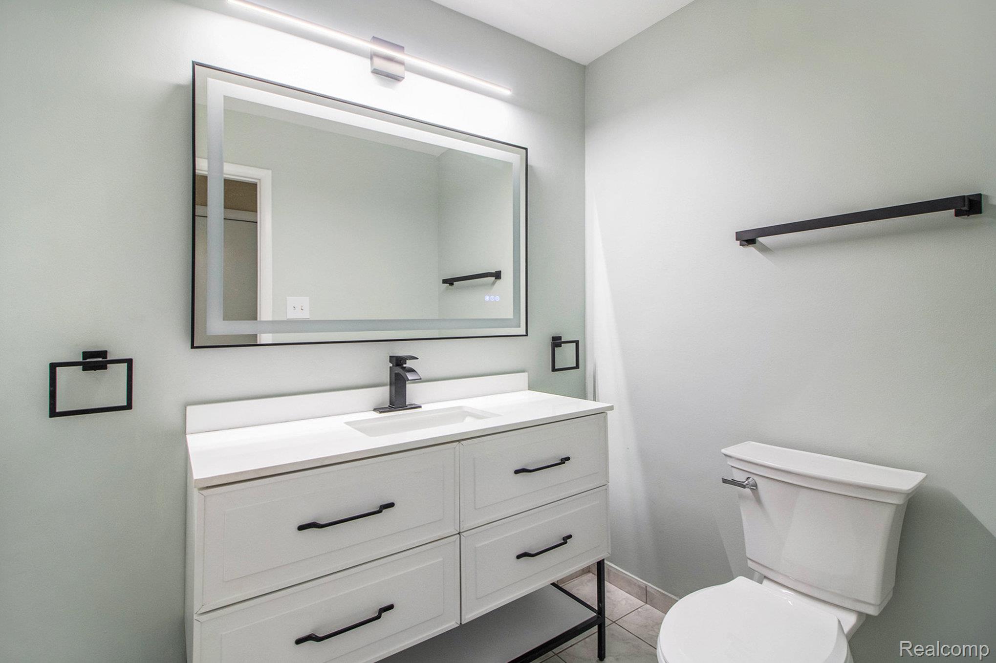 Southfield City, Michigan 48076, United States, 3 Bedrooms Bedrooms, ,2 BathroomsBathrooms,Residential,Active,195165