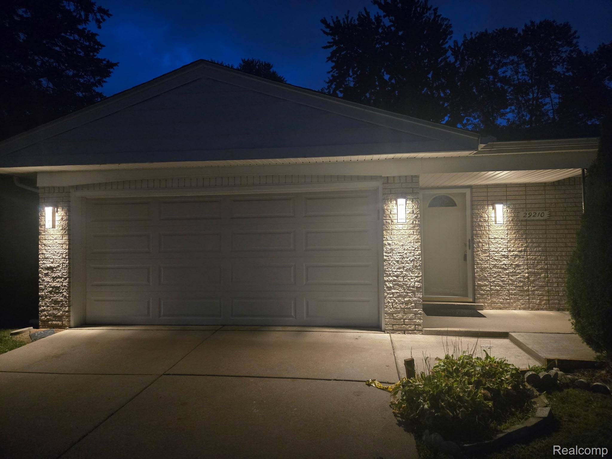 Southfield City, Michigan 48076, United States, 3 Bedrooms Bedrooms, ,2 BathroomsBathrooms,Residential,Active,195165