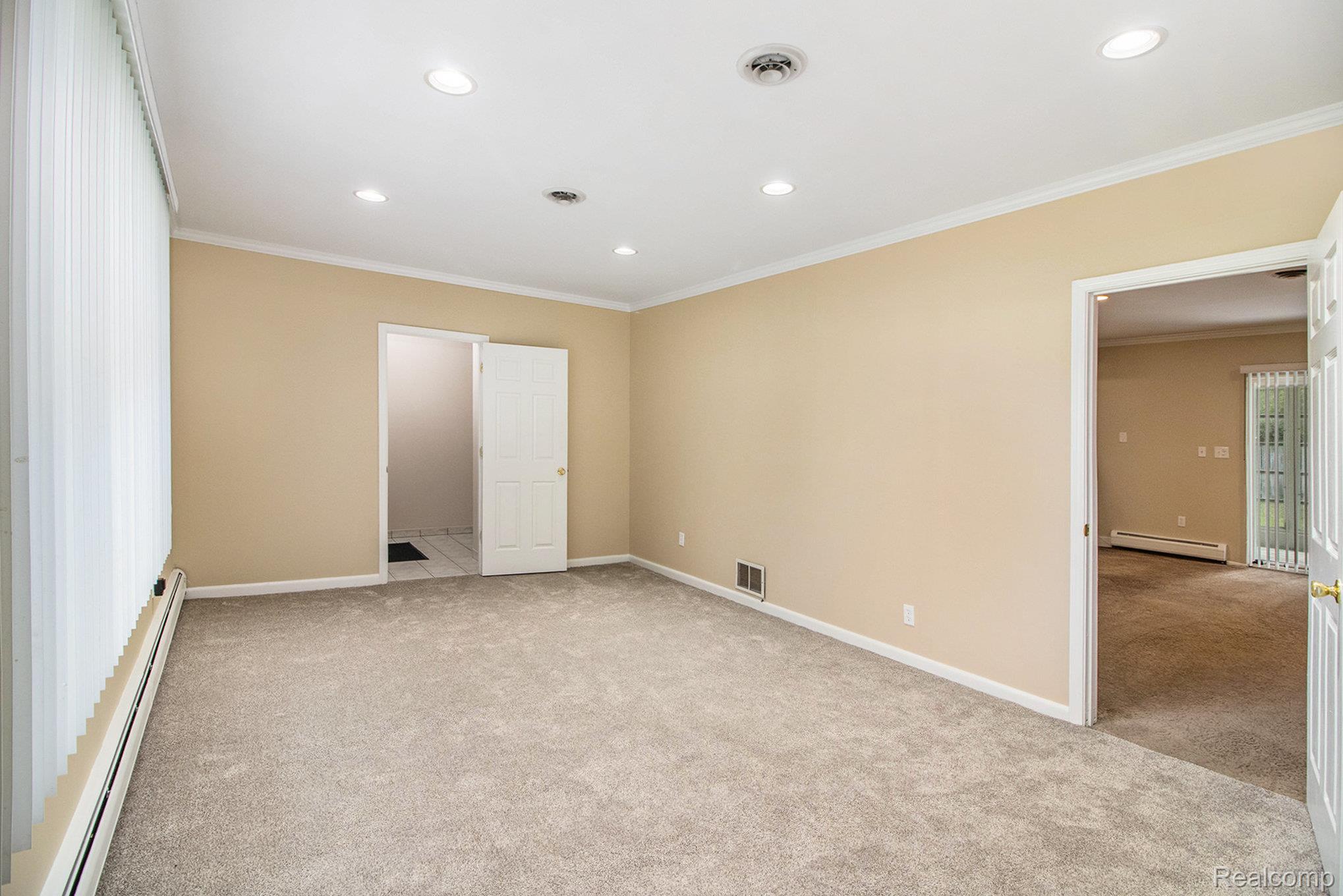 Southfield City, Michigan 48076, United States, 3 Bedrooms Bedrooms, ,2 BathroomsBathrooms,Residential,Active,195165