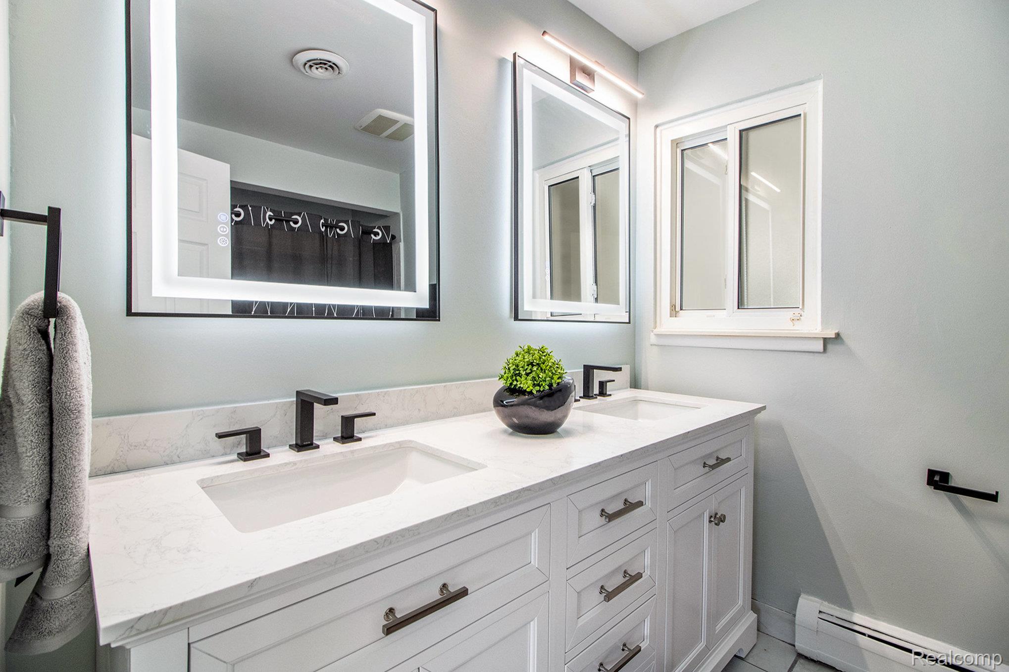 Southfield City, Michigan 48076, United States, 3 Bedrooms Bedrooms, ,2 BathroomsBathrooms,Residential,Active,195165