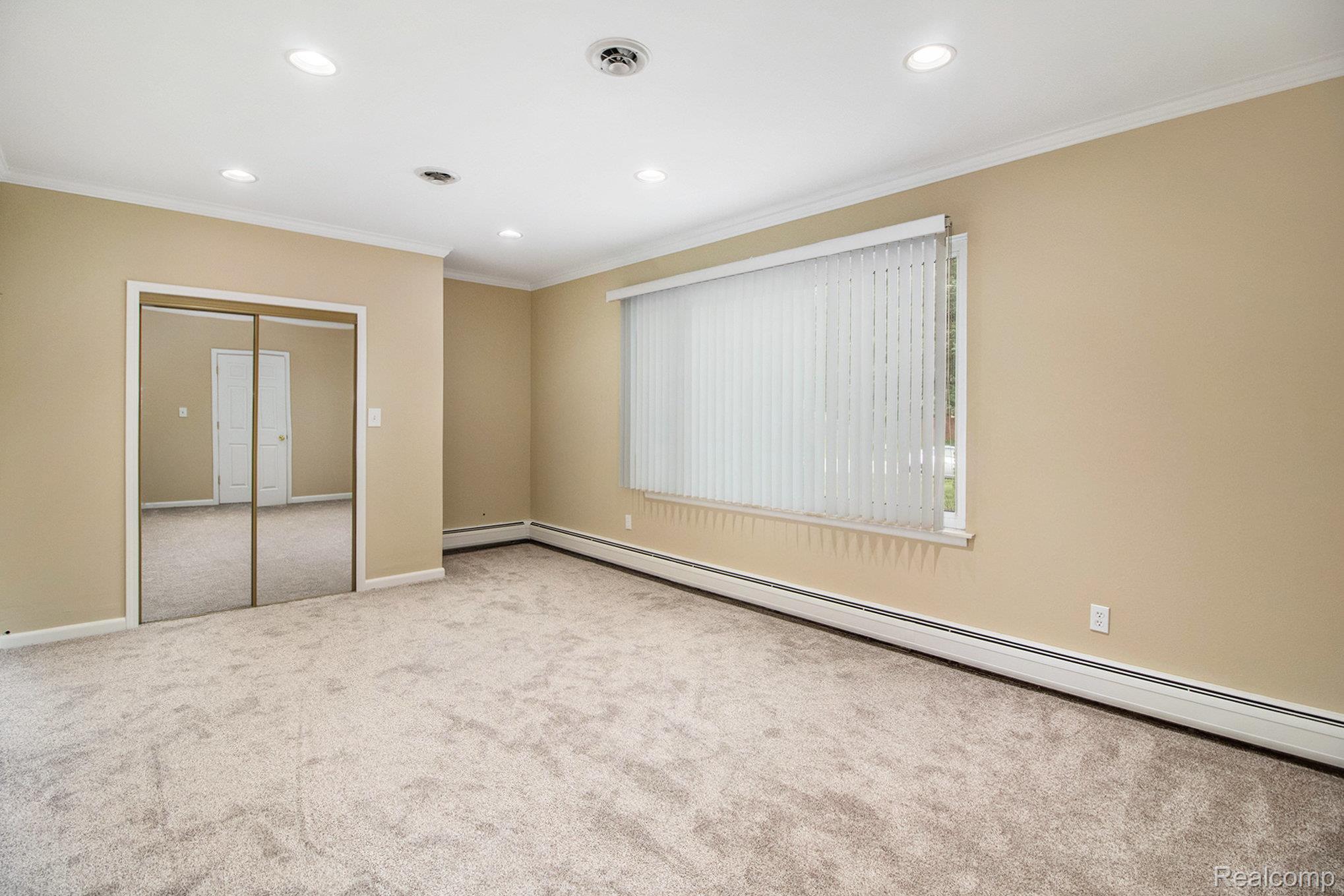 Southfield City, Michigan 48076, United States, 3 Bedrooms Bedrooms, ,2 BathroomsBathrooms,Residential,Active,195165