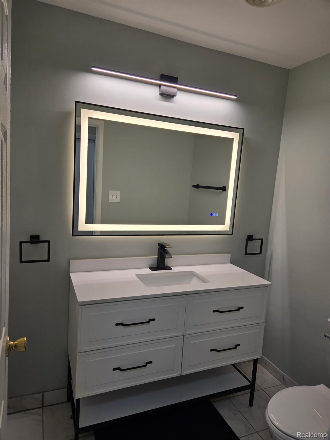 Southfield City, Michigan 48076, United States, 3 Bedrooms Bedrooms, ,2 BathroomsBathrooms,Residential,Active,195165