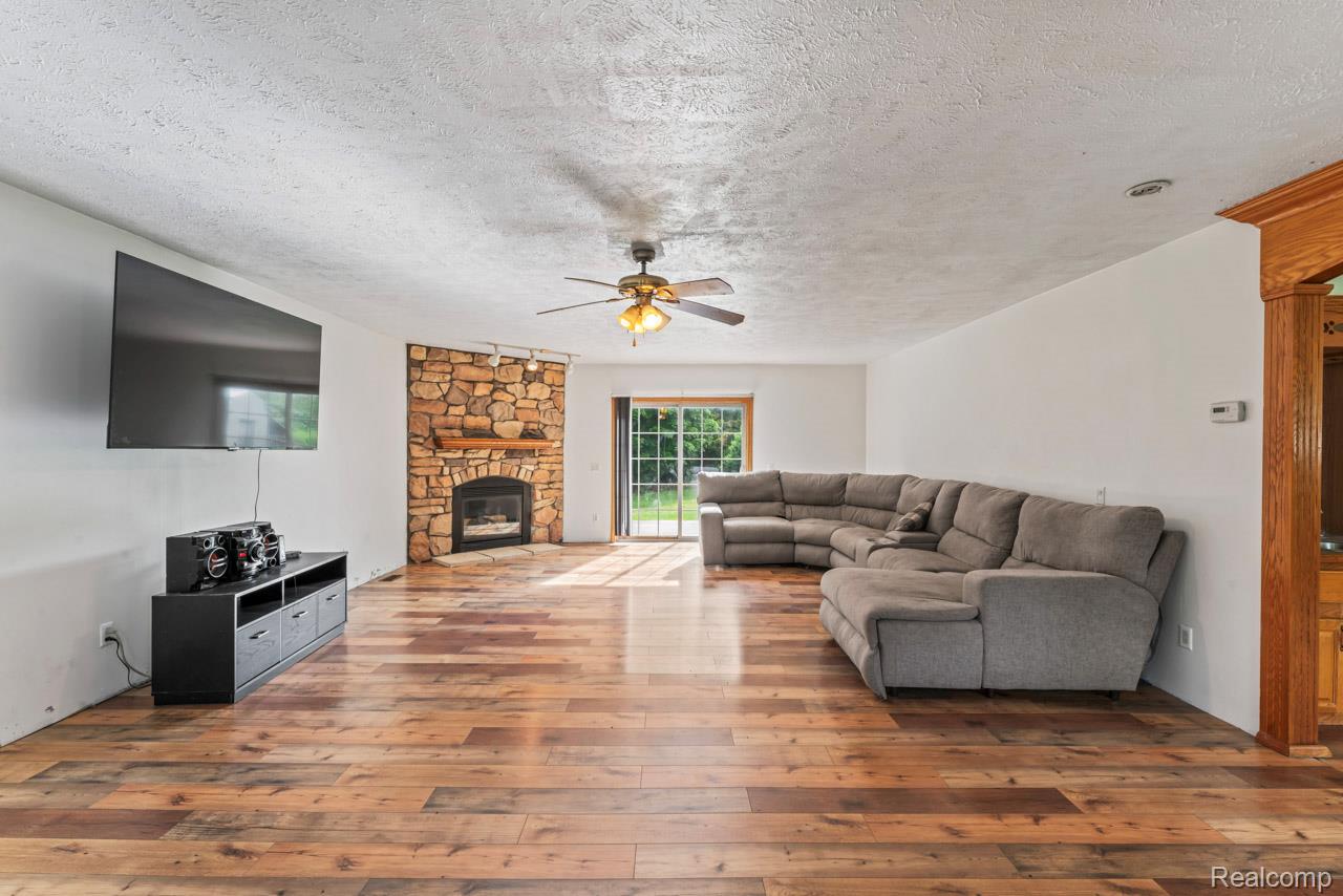 2302 Stiles Road