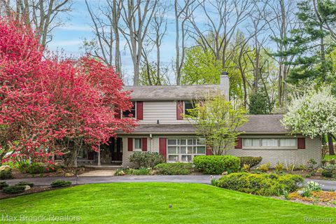 25933 Hersheyvale Drive Franklin Village MI 48025
