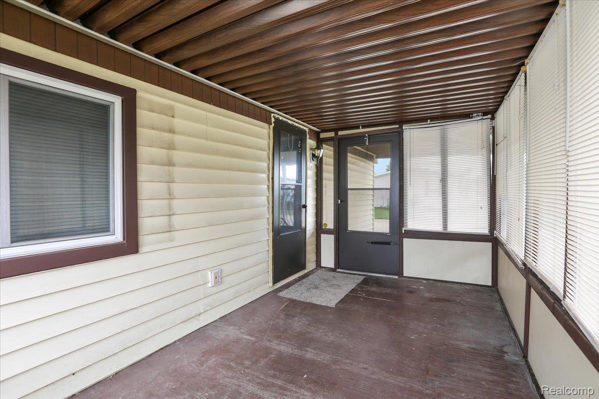 Shelby Charter Township, Michigan 48315, United States, 2 Bedrooms Bedrooms, ,1 BathroomBathrooms,Residential,Active,146900