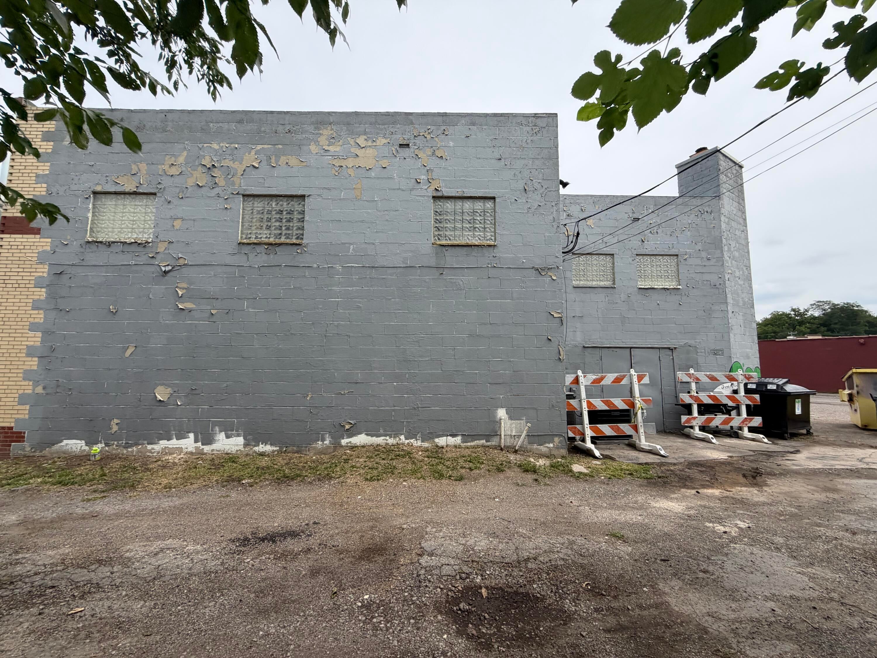 19655 W Grand River Ave Avenue SW